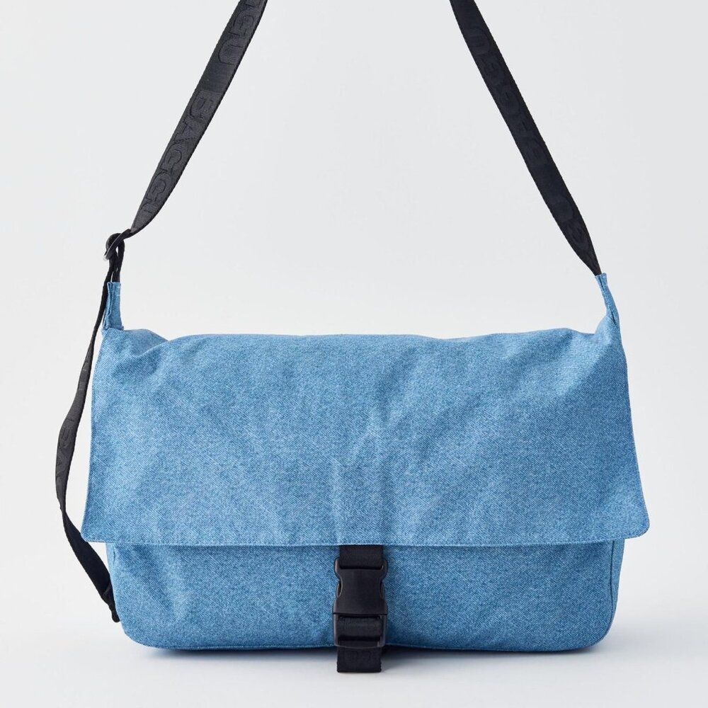 NWT Baggu Nylon Messenger Bag - Digital Denim